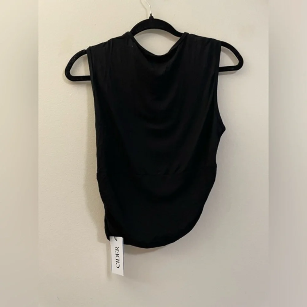 NWT Cider Asymmetrical Black Sleeveless Crop Top -‎ L - Picture 9 of 9